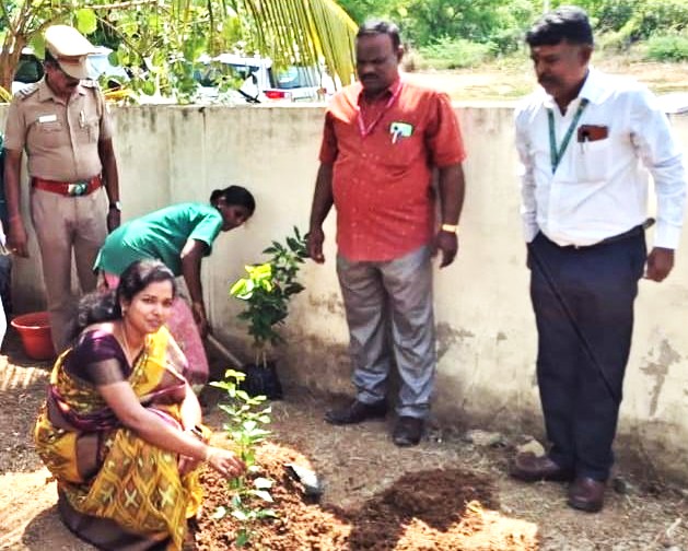 வேலூர் அடுத்த அணைக்கட்டு தாலுகா அலுவலகத்தில் ஜமாபந்தி துவக்கம்