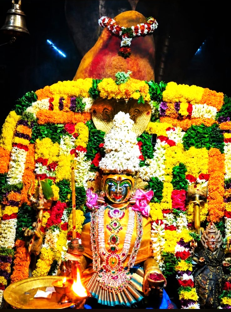 புத்துக்கோயில்ஸ்ரீ புத்துமாரியம்மன் கோயிலில் ஆடி 4ம் வெள்ளி அலங்காரம்