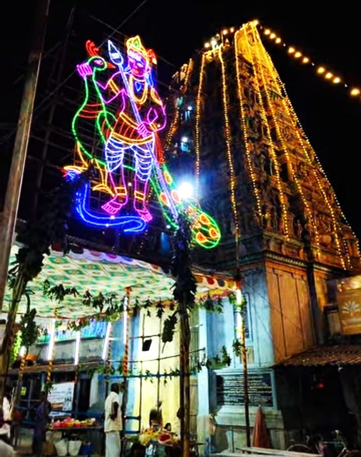 கிருபானந்தவாரியார் கட்டிய முருகன் கோயிலில் ஆடிகிருத்திகை மின் அலங்காரம்